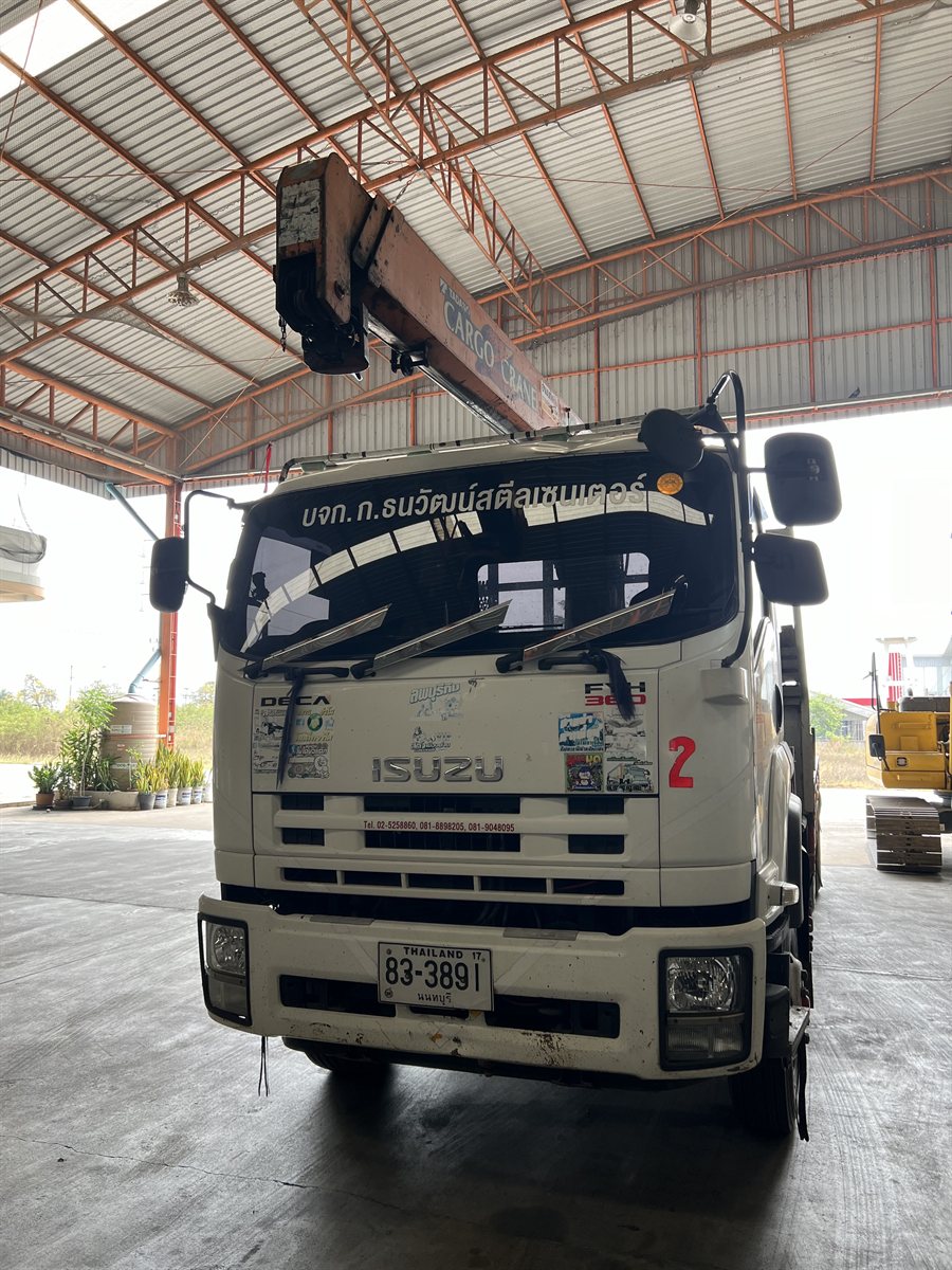 รถบรรทุก ISUZU ของบริษัท ก.ธนวัฒน์สตีลเซนเตอร์ จัดส่งเจโบลท์ทั่วประเทศไทย